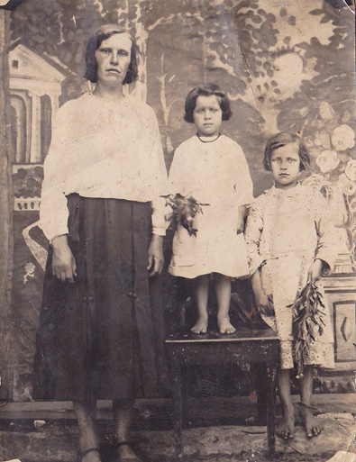 Anna Malec z córkami